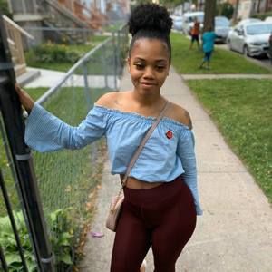 Meet your Posher, Nicole